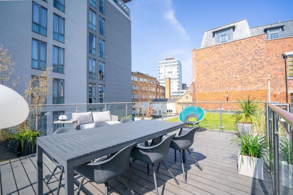 Chic City Centre Penthouse Лестер Экстерьер фото