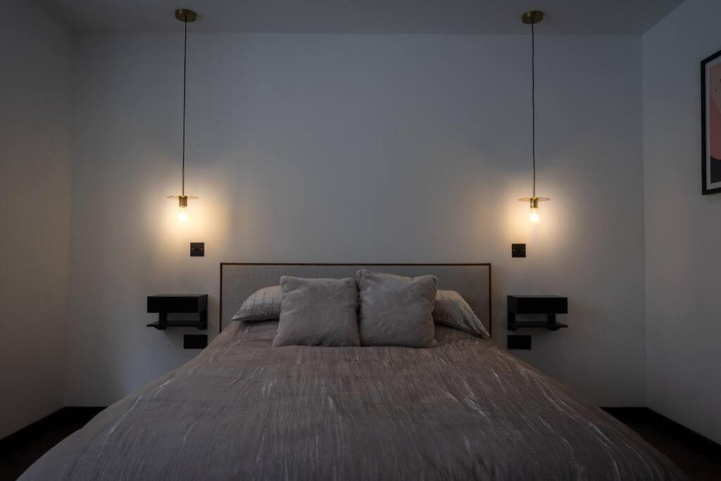 Chic City Centre Penthouse Лестер Экстерьер фото