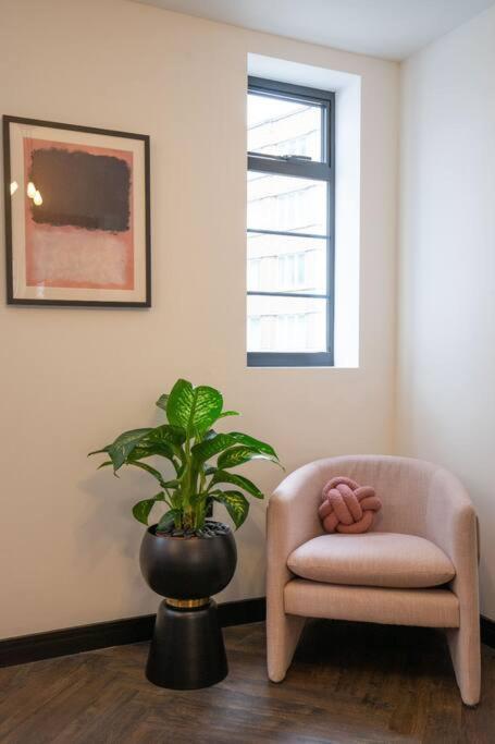 Chic City Centre Penthouse Лестер Экстерьер фото